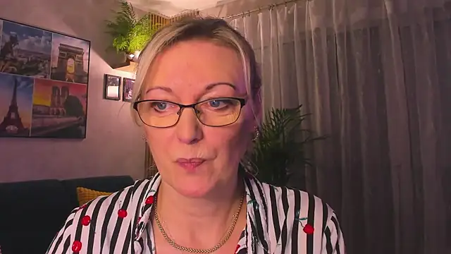 vanessa_chat - Vanessa_chat's free webcam - UK Sex Cams