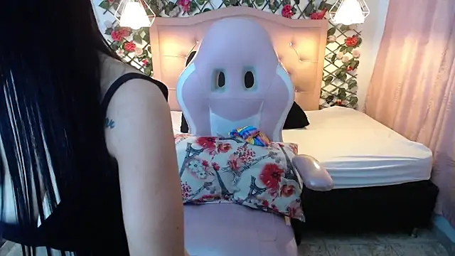 LucyCute_1 webcam