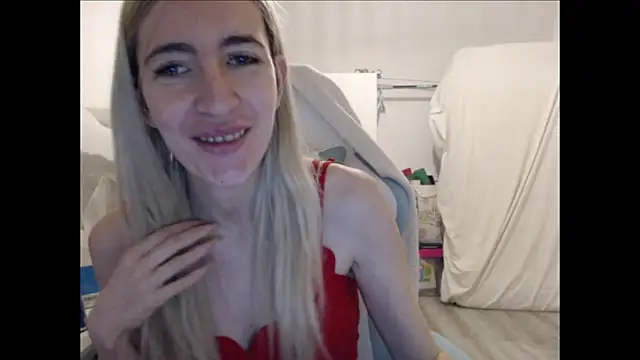 BarbieBlondieGirl webcam