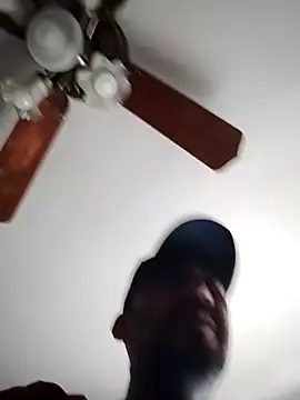 prettyboi6992 webcam