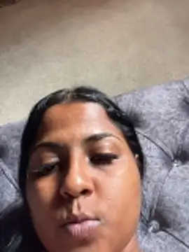 Giselabrunette25 webcam