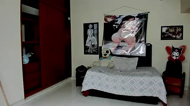 Marilynselxoveanalhard webcam