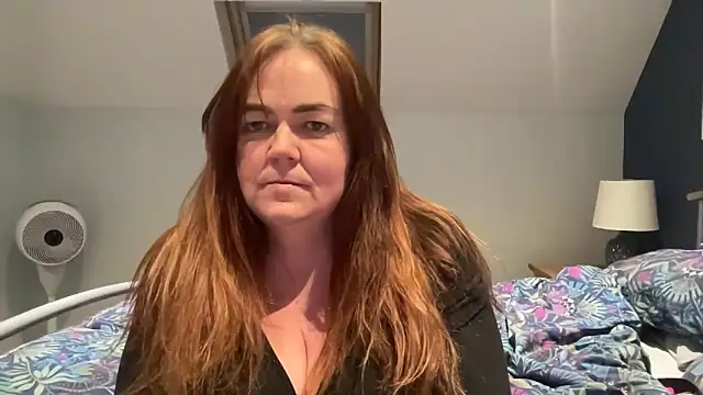 curvy-milf-abbie webcam