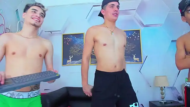 Alex_jeins_at webcam