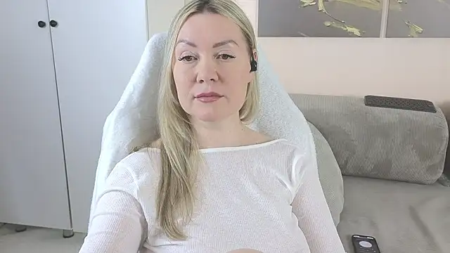 ElyaSoftTemptation webcam