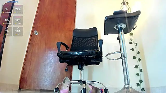 aitana-purple webcam