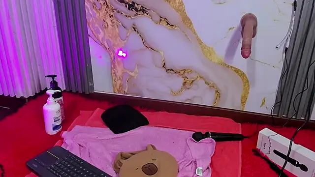 mlucreciasucker303av webcam