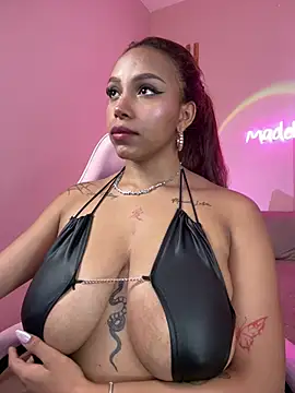 MadeleineSanez webcam