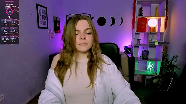 veronica_bubble webcam