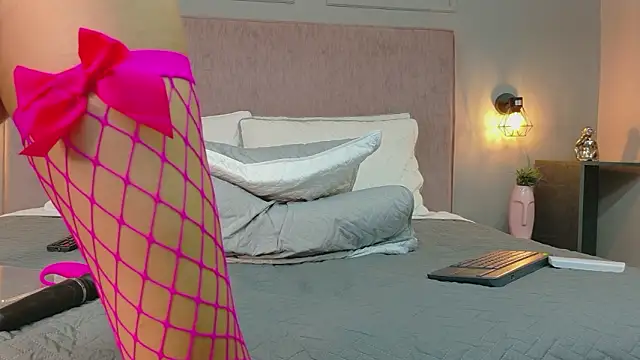 Julieth_Lovee webcam