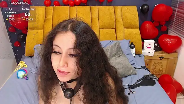 KendraaSimons webcam