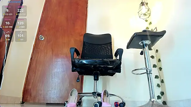 aitana-purple webcam