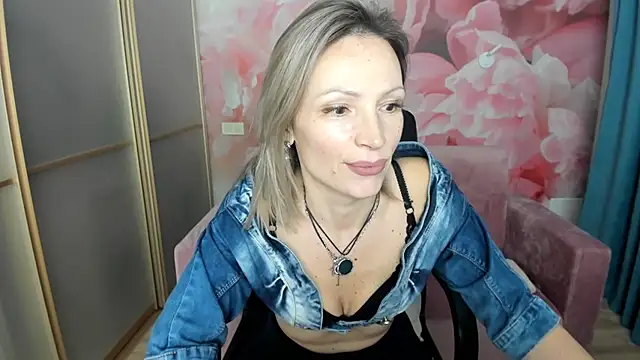 AlinaMoor webcam