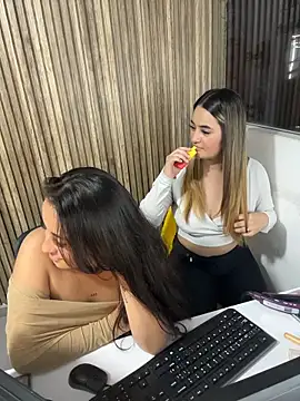 Antonella_Julieta webcam