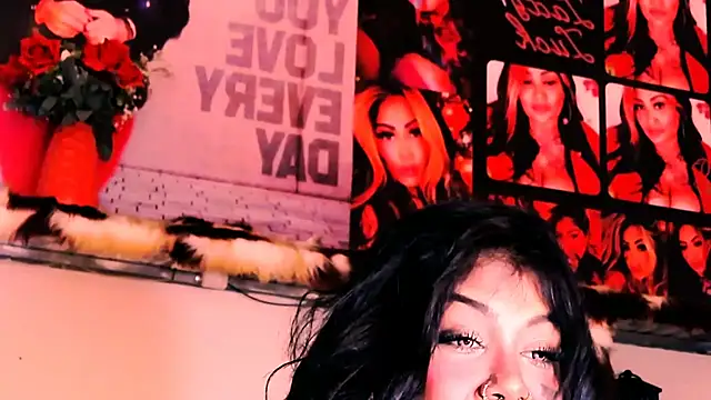 indian_dreamgirl webcam