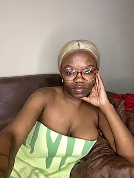 YummyMelanin117 webcam