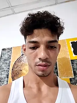 Brayanellatino webcam