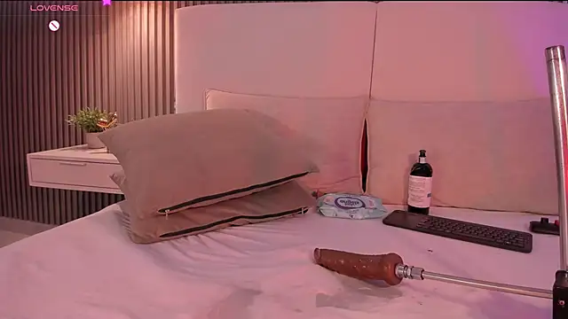 annie_clarkson webcam