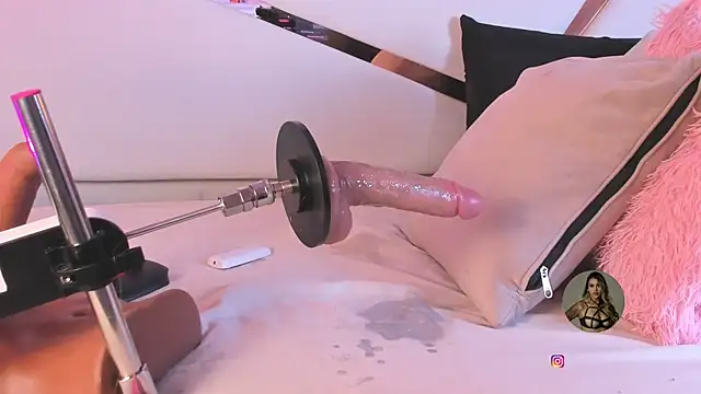 Sophie-velvet webcam