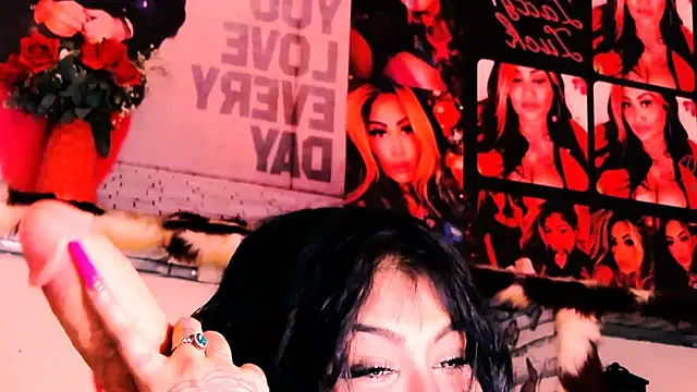 indian_dreamgirl webcam