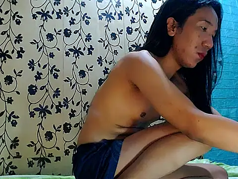 LadyBoyBigCock69 webcam