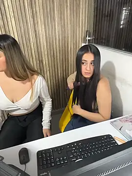 Antonella_Julieta webcam