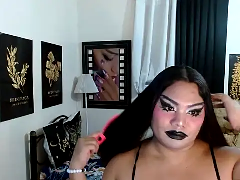 TSbrianaHugeCock webcam