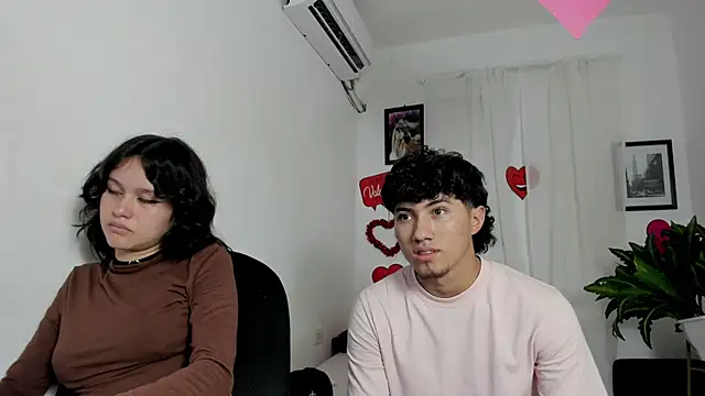 Laura_and_Kevin webcam