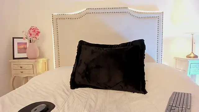 Charlote_Harper webcam