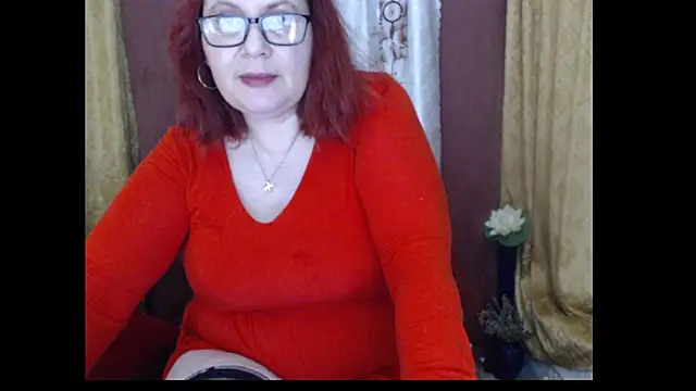 PlayfullMature webcam