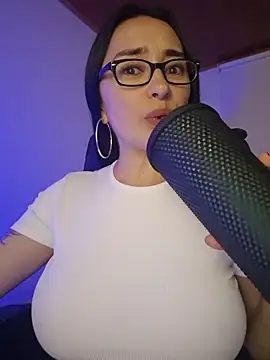 Webcam Model (preetypeach)  is live.Free join now!