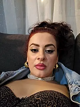 WatchTheQUEEnConQuer88 webcam