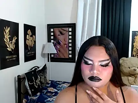 TSbrianaHugeCock webcam