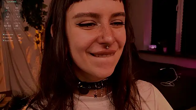 MichaellaMoon webcam