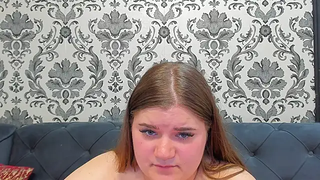 LissaBigTitts webcam