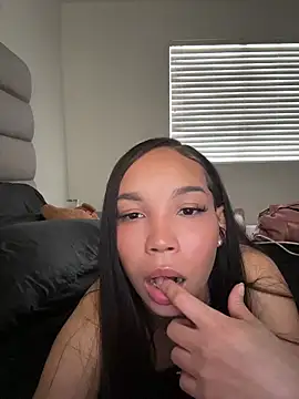 nikkiloveee private show on Streamsexy