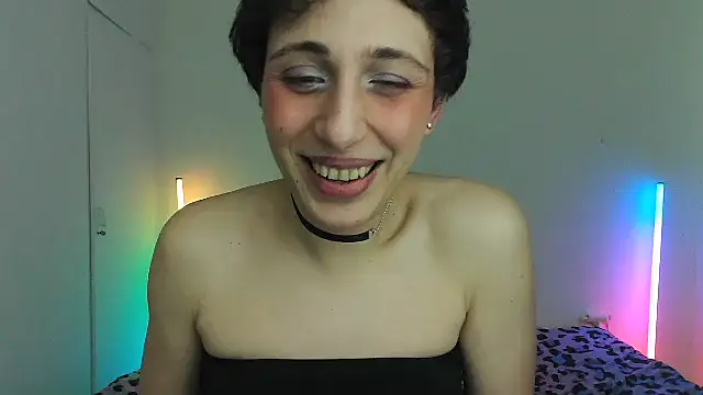 HoneyValentine webcam