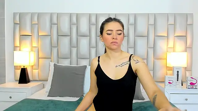 paola_katy_dicks webcam