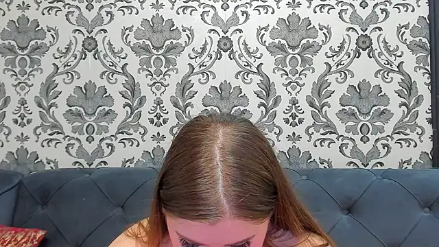 LissaBigTitts webcam