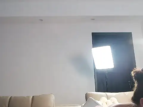 美女zizi-2026在线直播