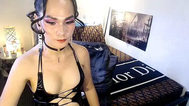 NinaDOM4CUM webcam