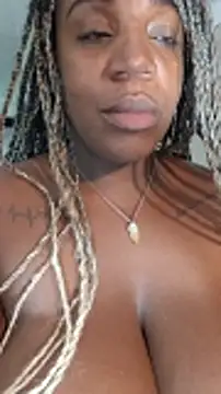 Adrilovechocolate webcam