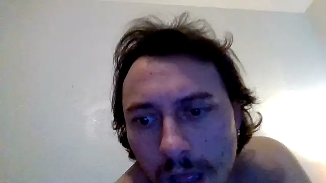 Tallhungandcloudy webcam