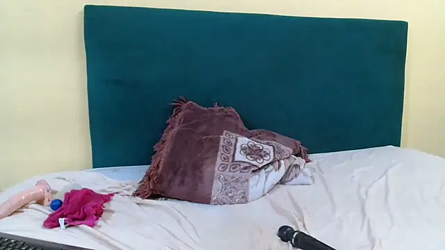 freakymelanin18 - FreakyMelanin18's free webcam - UK Sex Cams