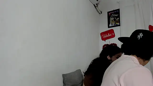 Laura_and_Kevin webcam