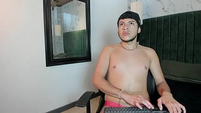 zackfalcon_ - Zackfalcon_'s free webcam - UK Sex Cams