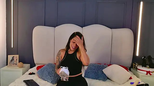 Niicolle_Miller webcam