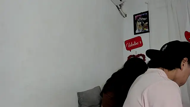 Laura_and_Kevin webcam