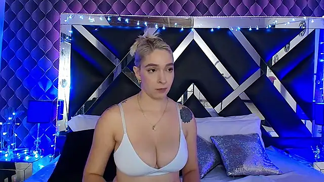 victoriaa_lee_ webcam