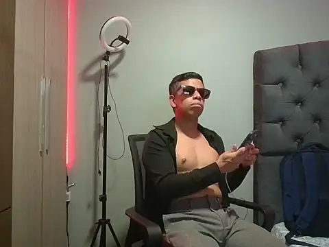 WILD_BIGCOCK35 webcam